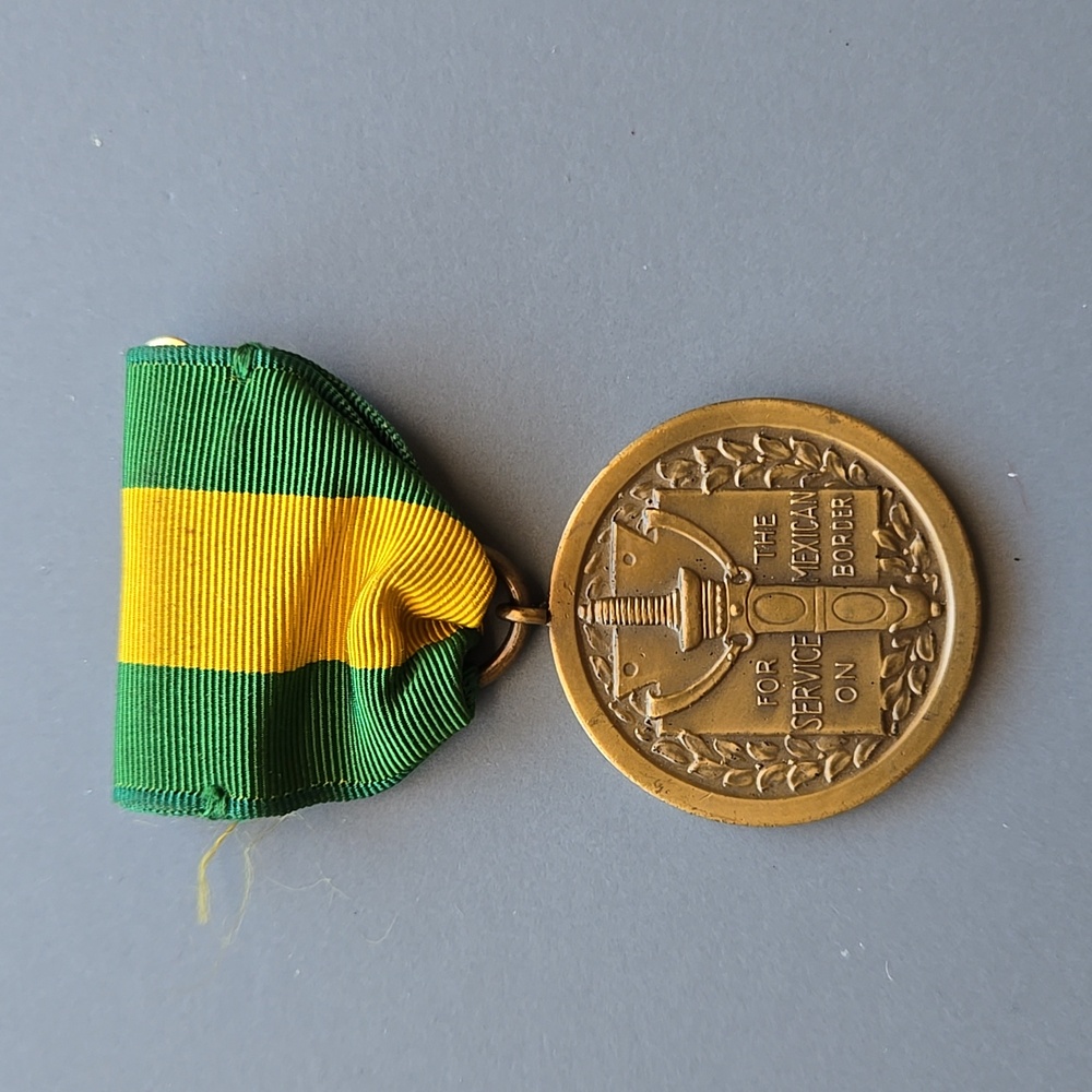 Vintage Mexican Border Service Medal Collectible